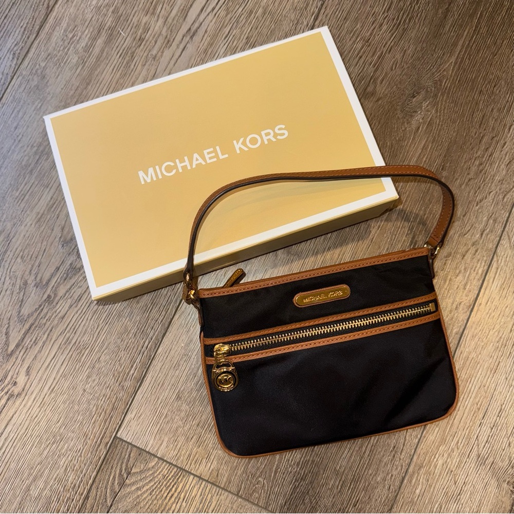 NWOT Michael Kors Kimpton wristlet